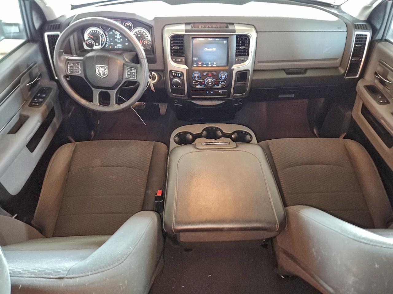 2019 RAM 1500 CLASSIC SLT photo 8