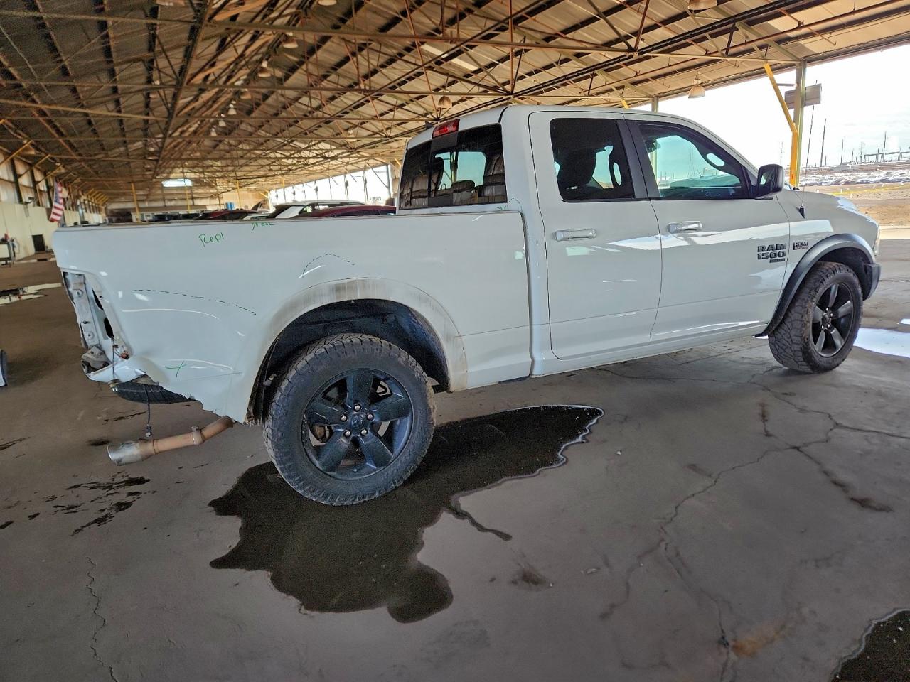 2019 RAM 1500 CLASSIC SLT photo 3