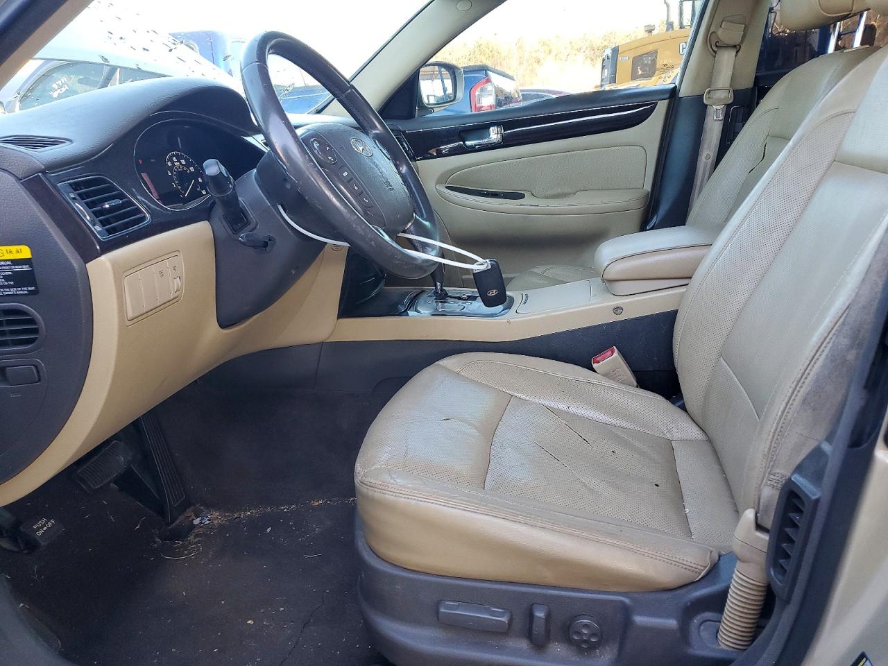 2011 HYUNDAI GENESIS 3.8L photo 7