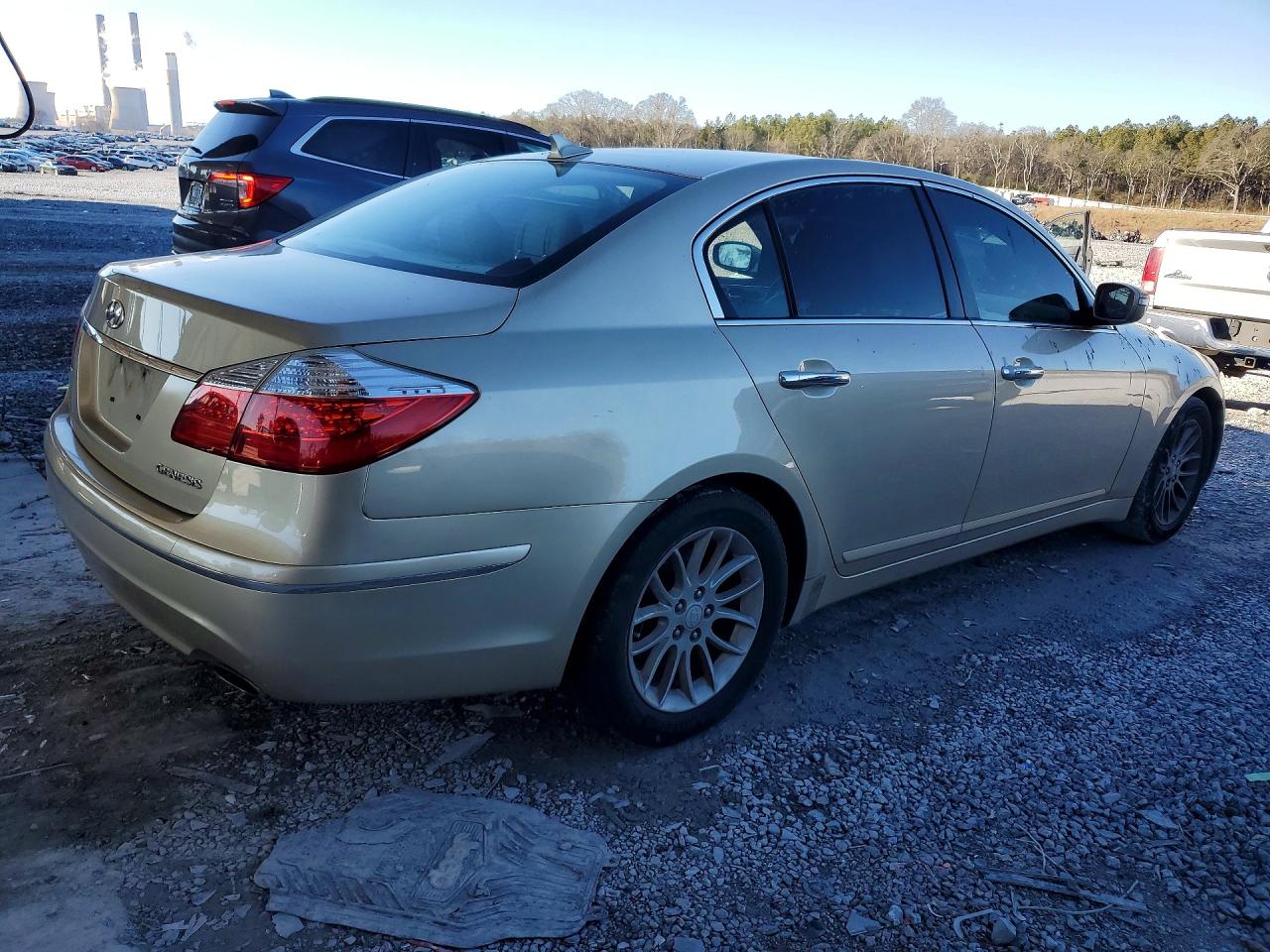 2011 HYUNDAI GENESIS 3.8L photo 3