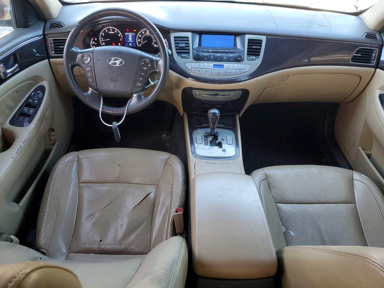 2011 HYUNDAI GENESIS 3.8L photo 8