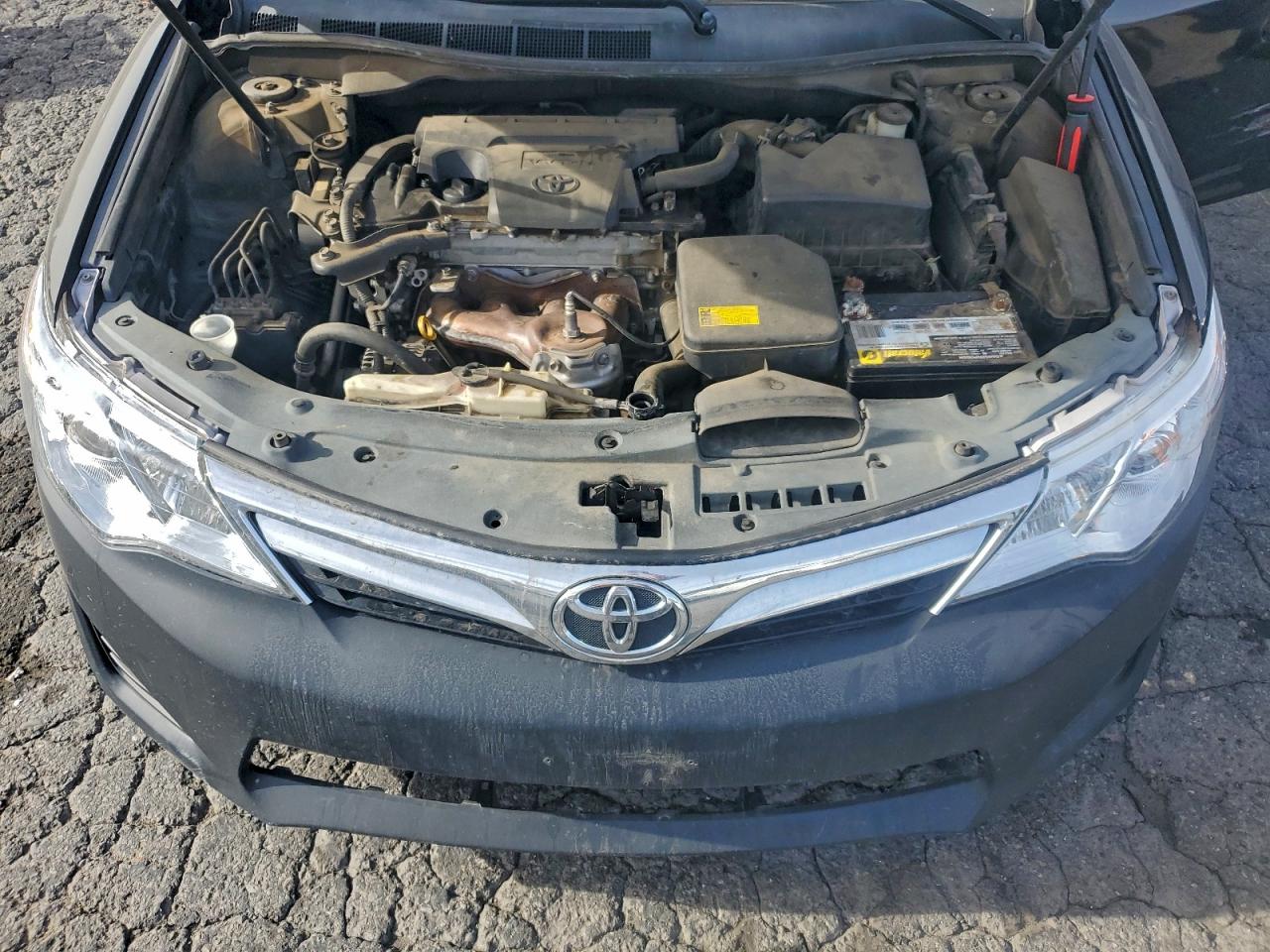 2012 TOYOTA CAMRY LE photo 11