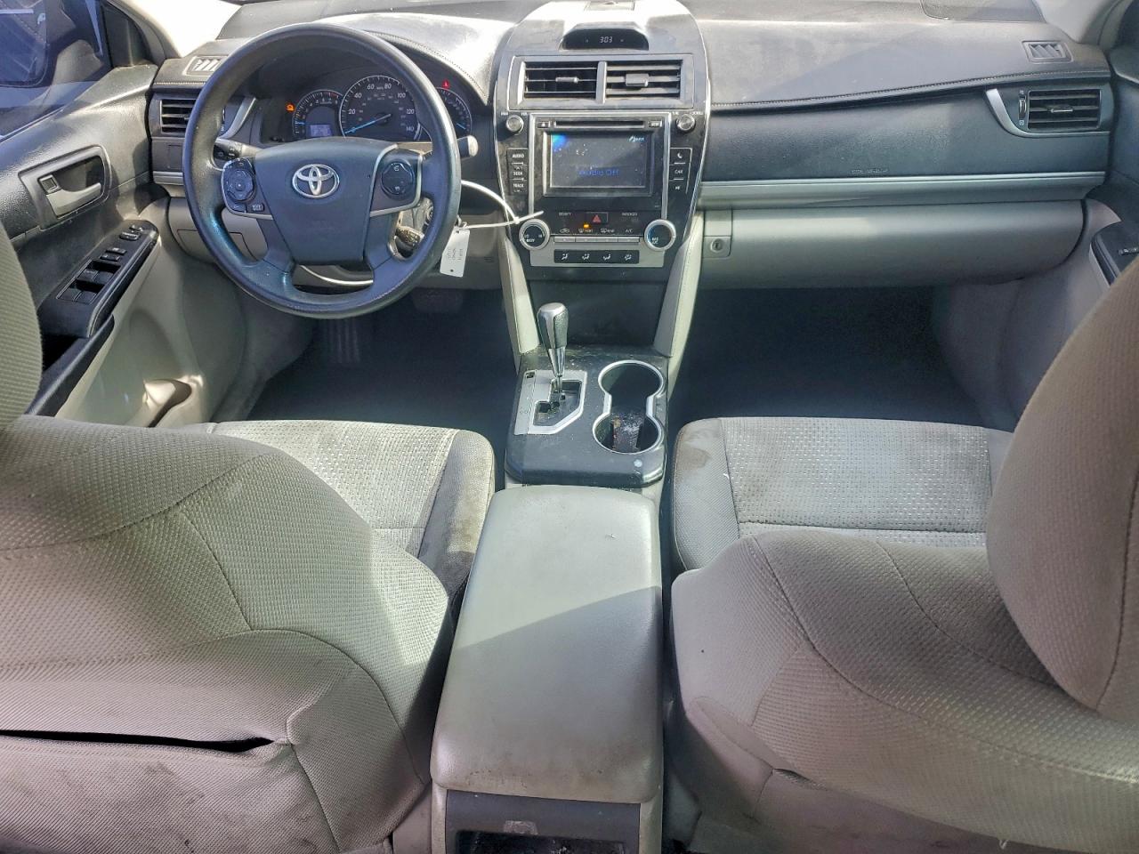 2012 TOYOTA CAMRY LE photo 8