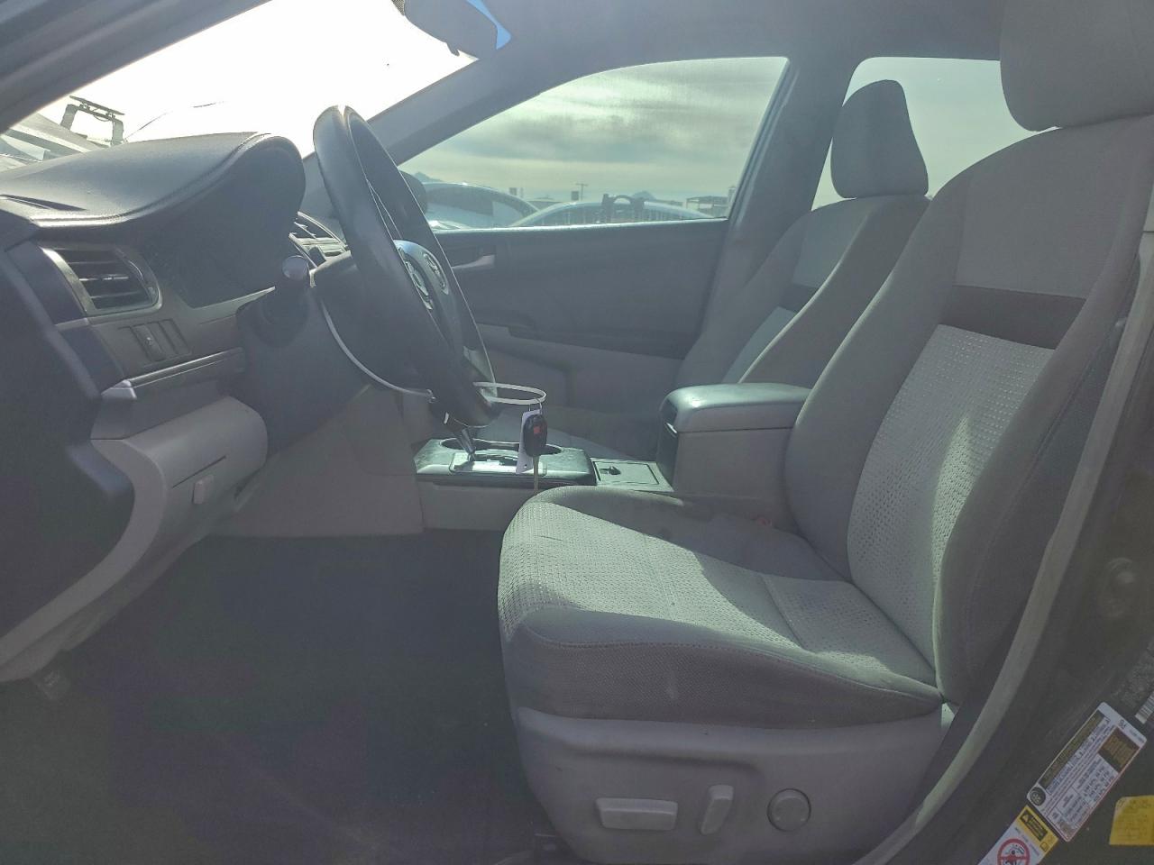 2012 TOYOTA CAMRY LE photo 7