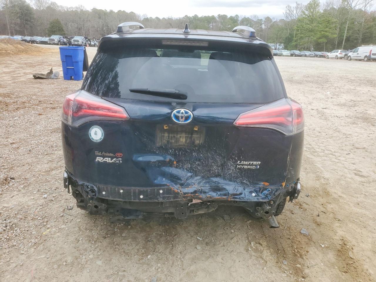 2017 TOYOTA RAV4 HV LIMITED photo 6