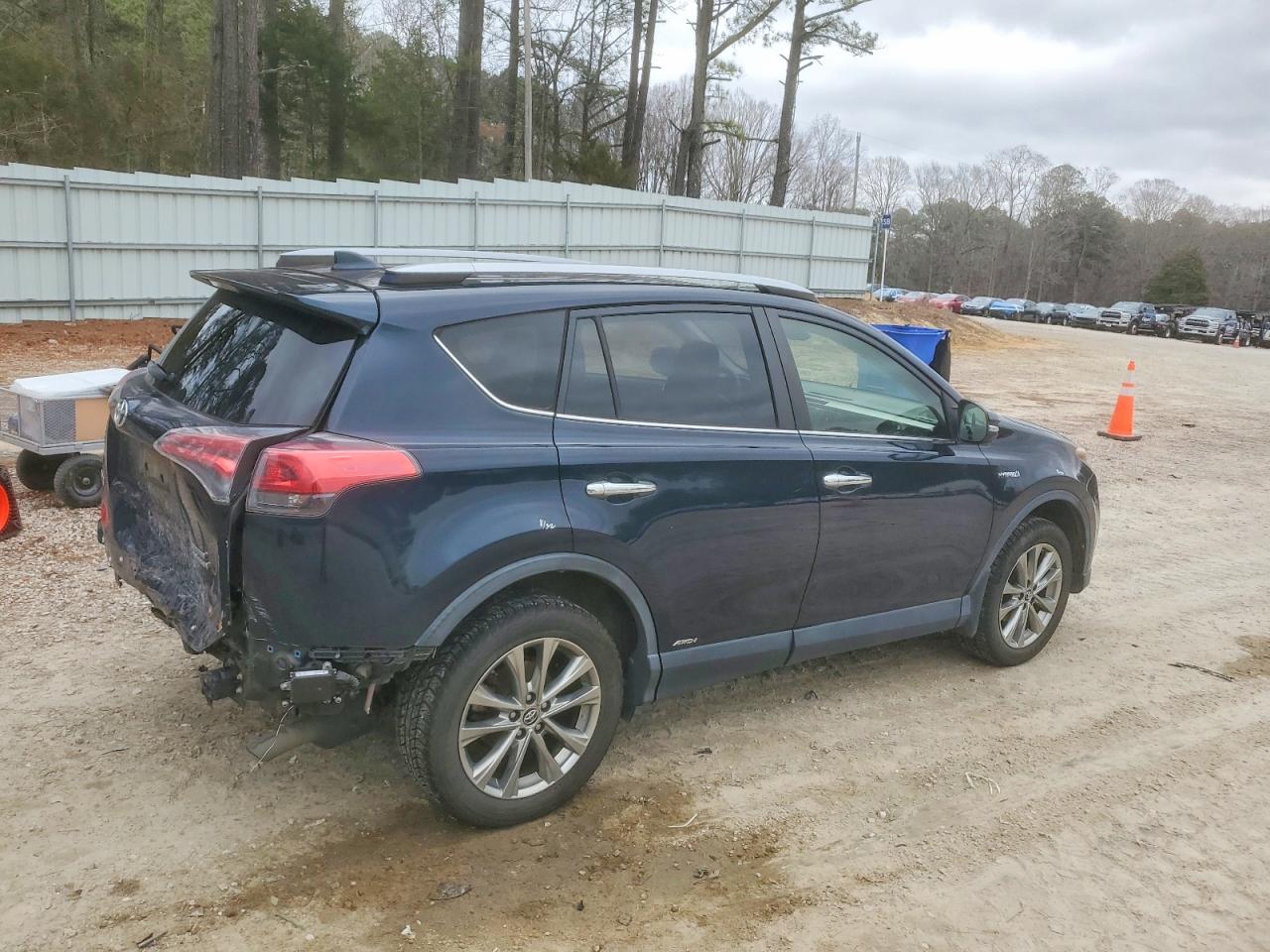 2017 TOYOTA RAV4 HV LIMITED photo 3