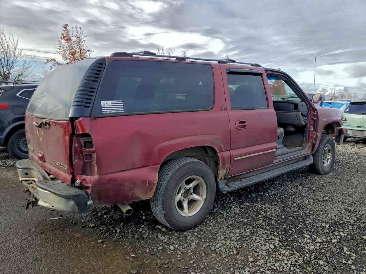 2002 CHEVROLET SUBURBAN K1500 photo 3