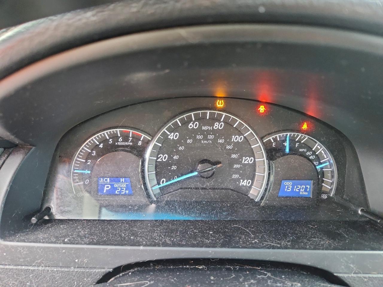 2013 TOYOTA CAMRY L photo 9