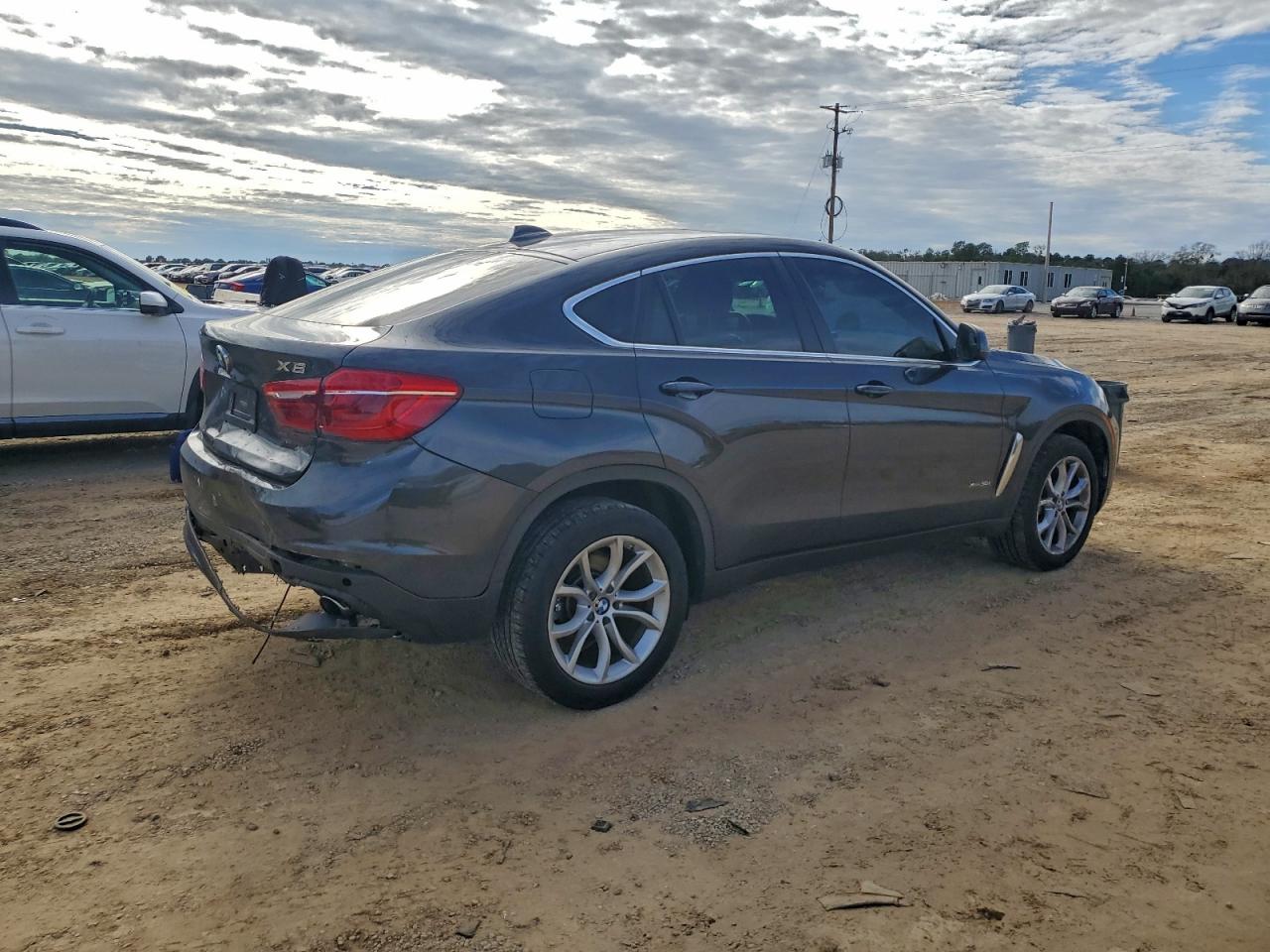 2016 BMW X6 XDRIVE35I photo 3