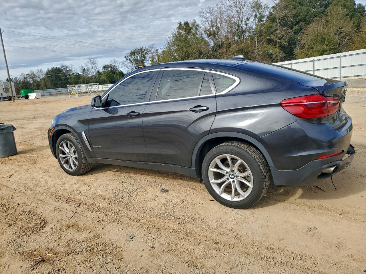 2016 BMW X6 XDRIVE35I photo 2