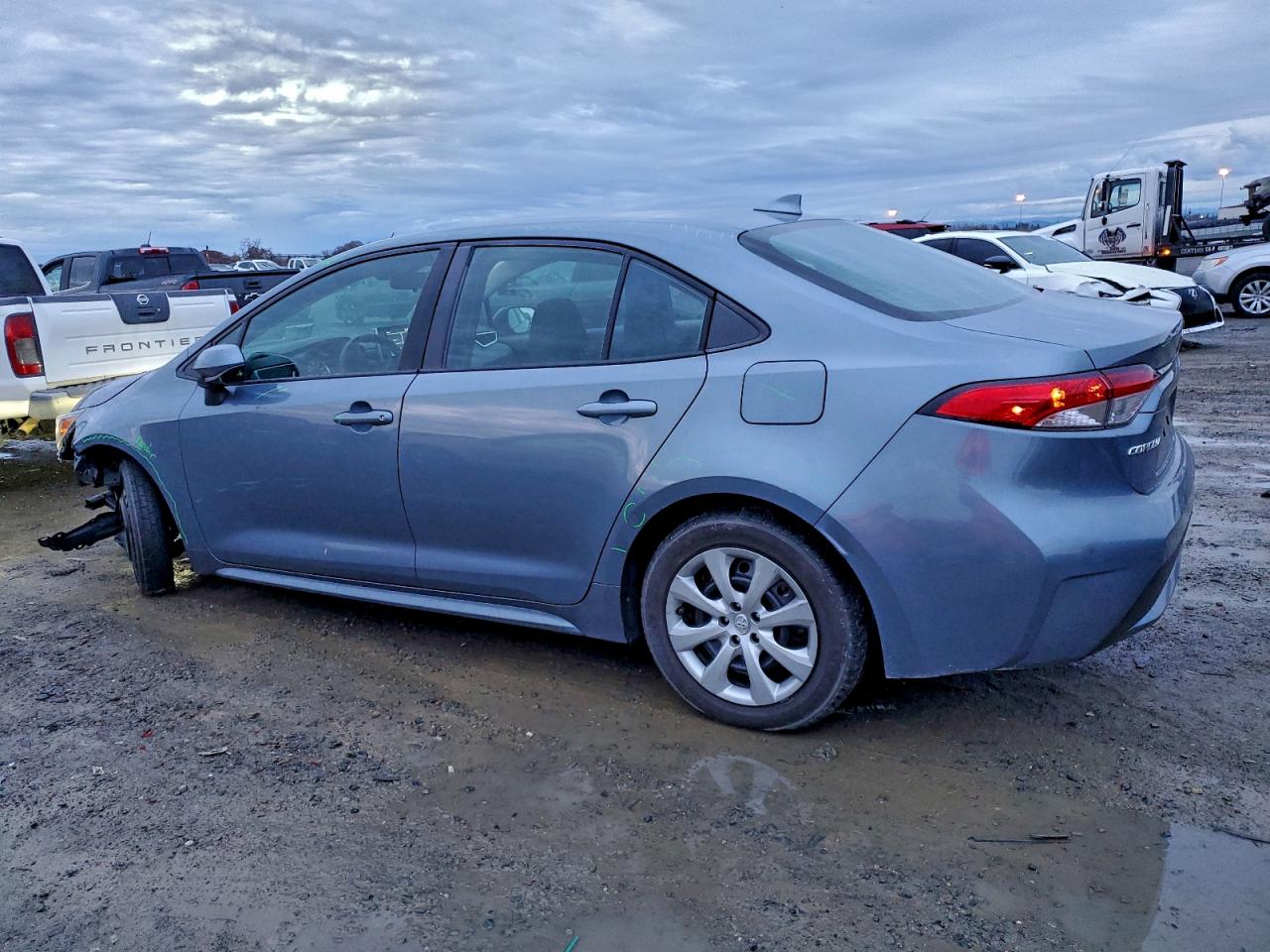 2020 TOYOTA COROLLA LE photo 2