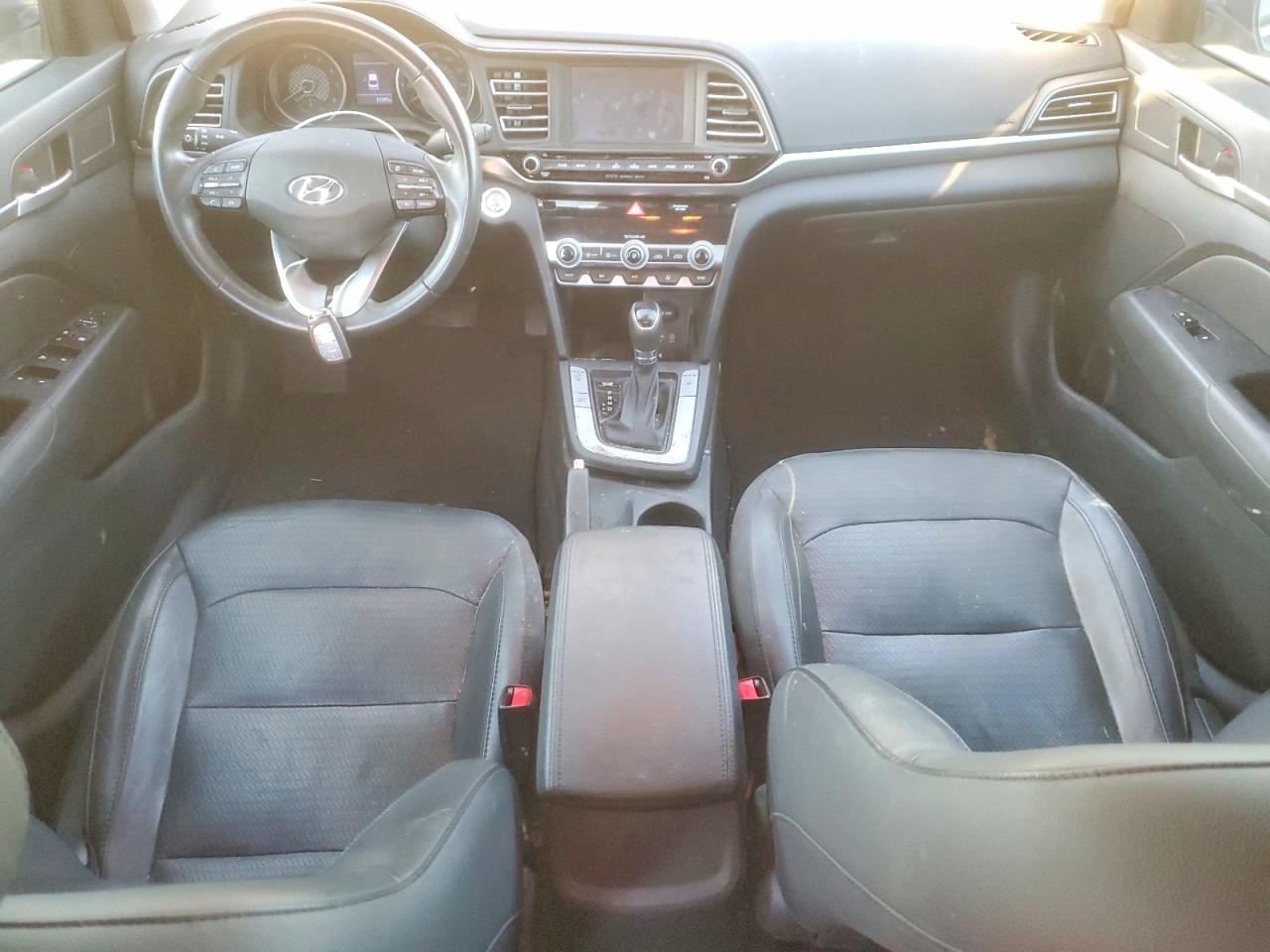 2020 HYUNDAI ELANTRA SEL photo 8