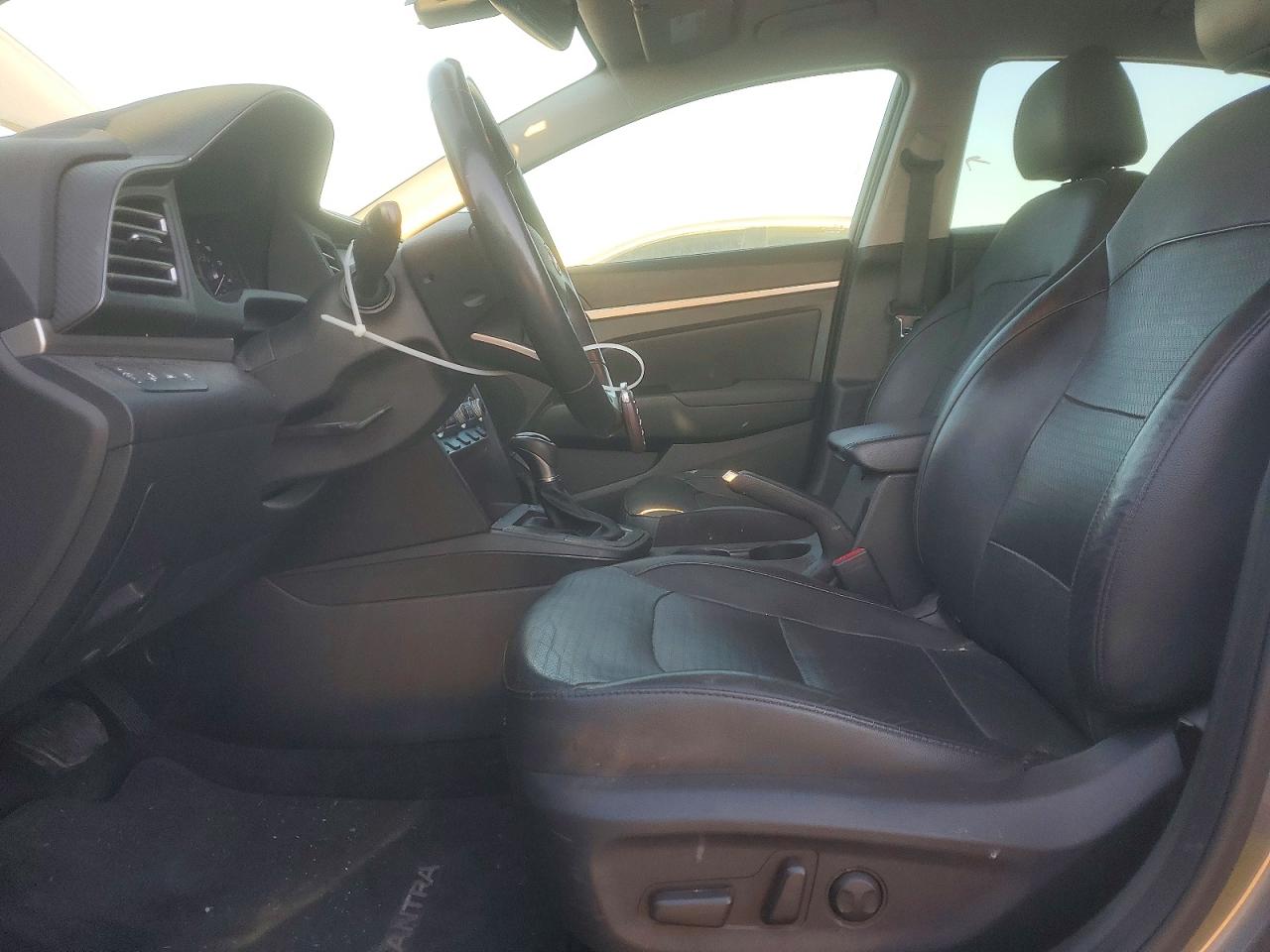 2020 HYUNDAI ELANTRA SEL photo 7
