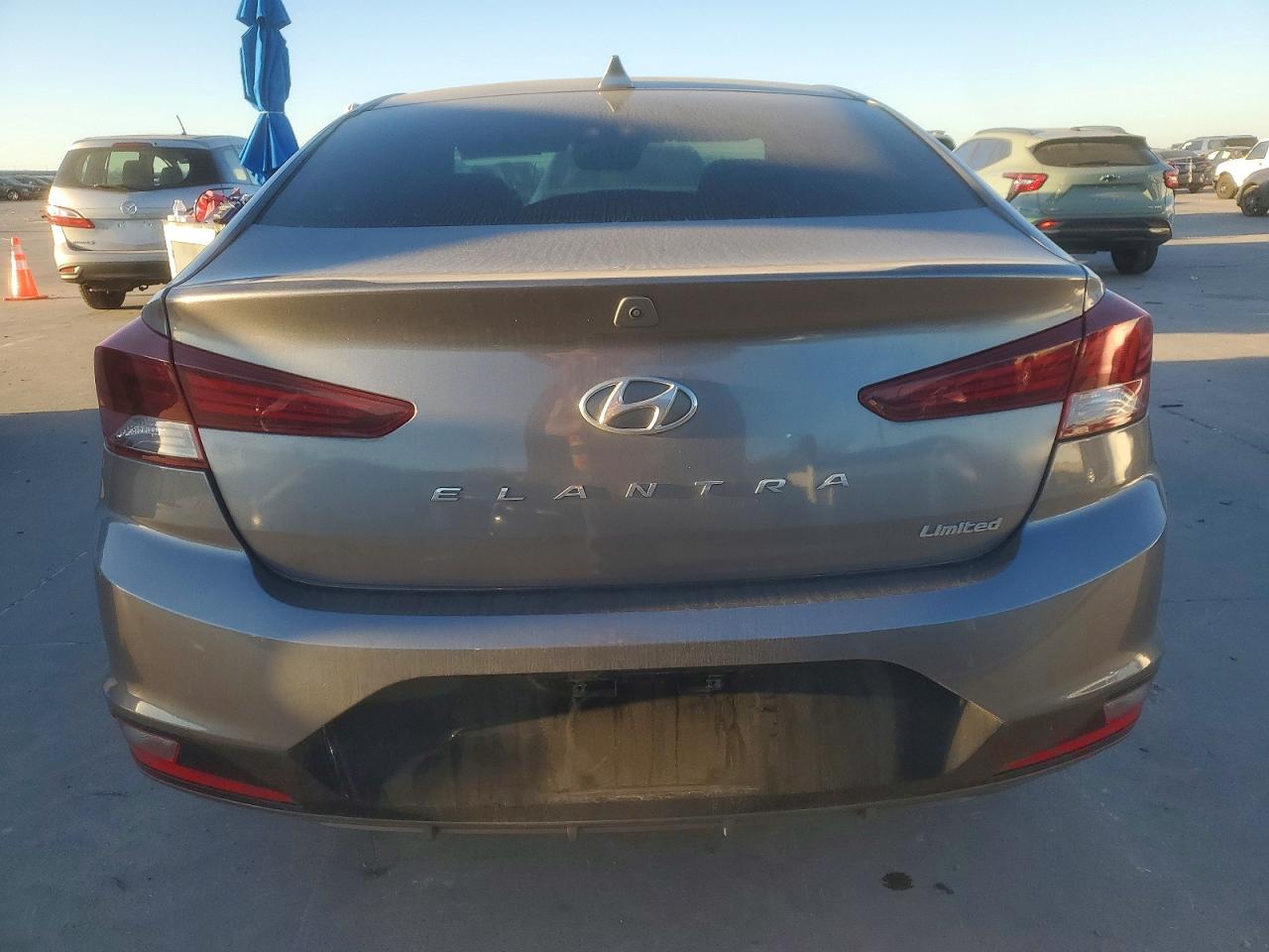 2020 HYUNDAI ELANTRA SEL photo 6