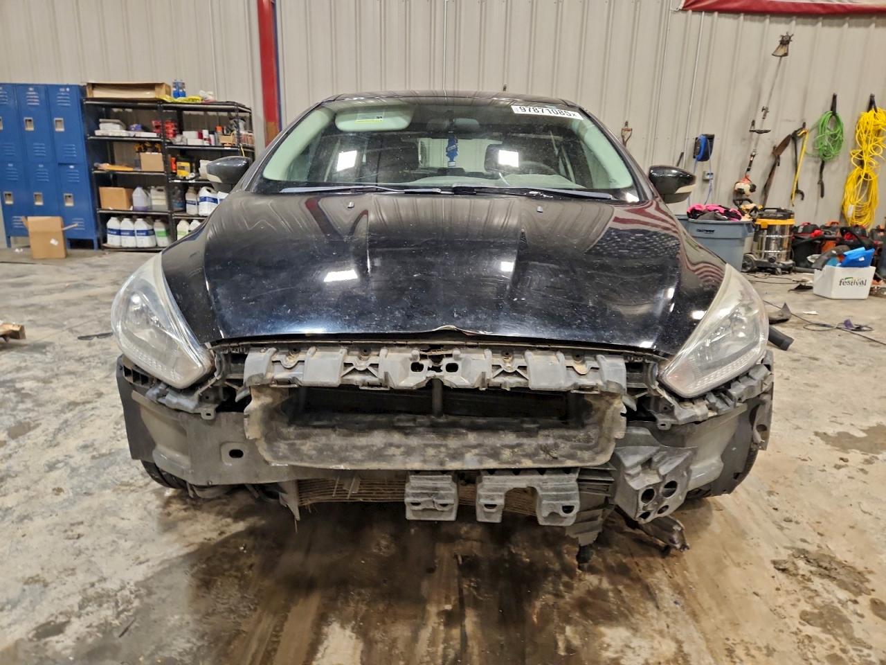 2017 FORD FOCUS SE photo 5