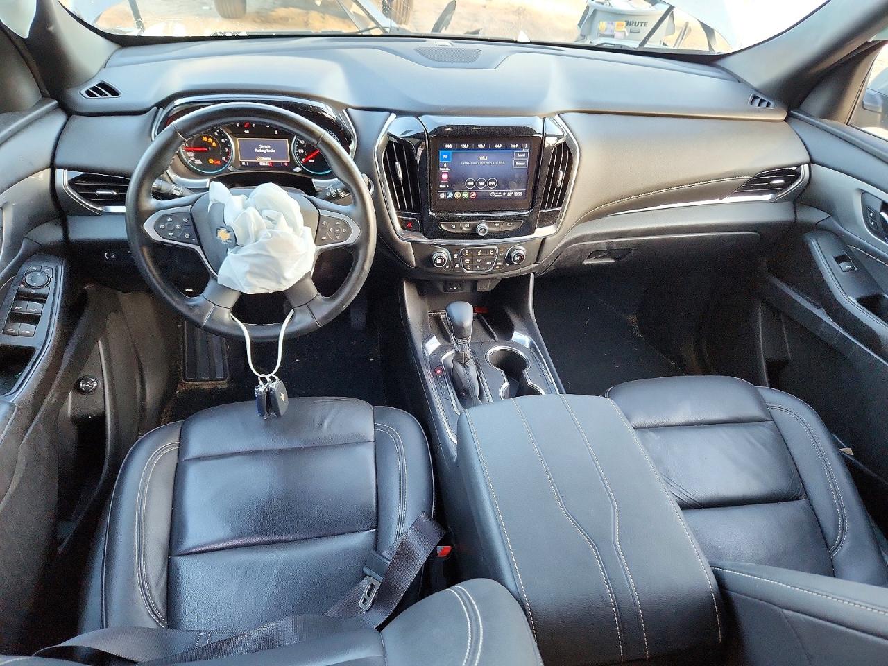 2023 CHEVROLET TRAVERSE LT photo 8