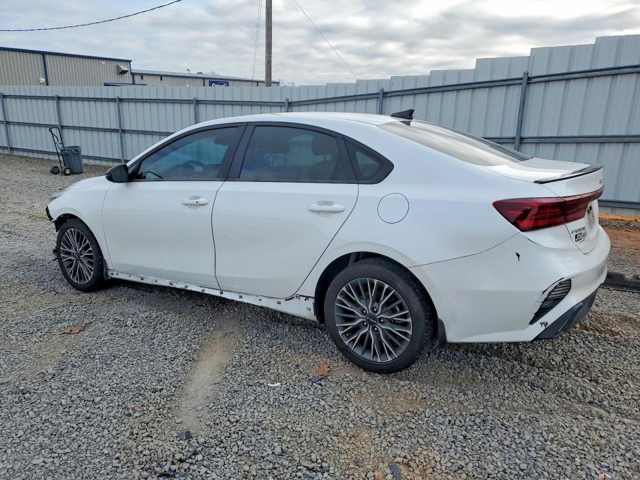 2024 KIA FORTE GT LINE photo 3