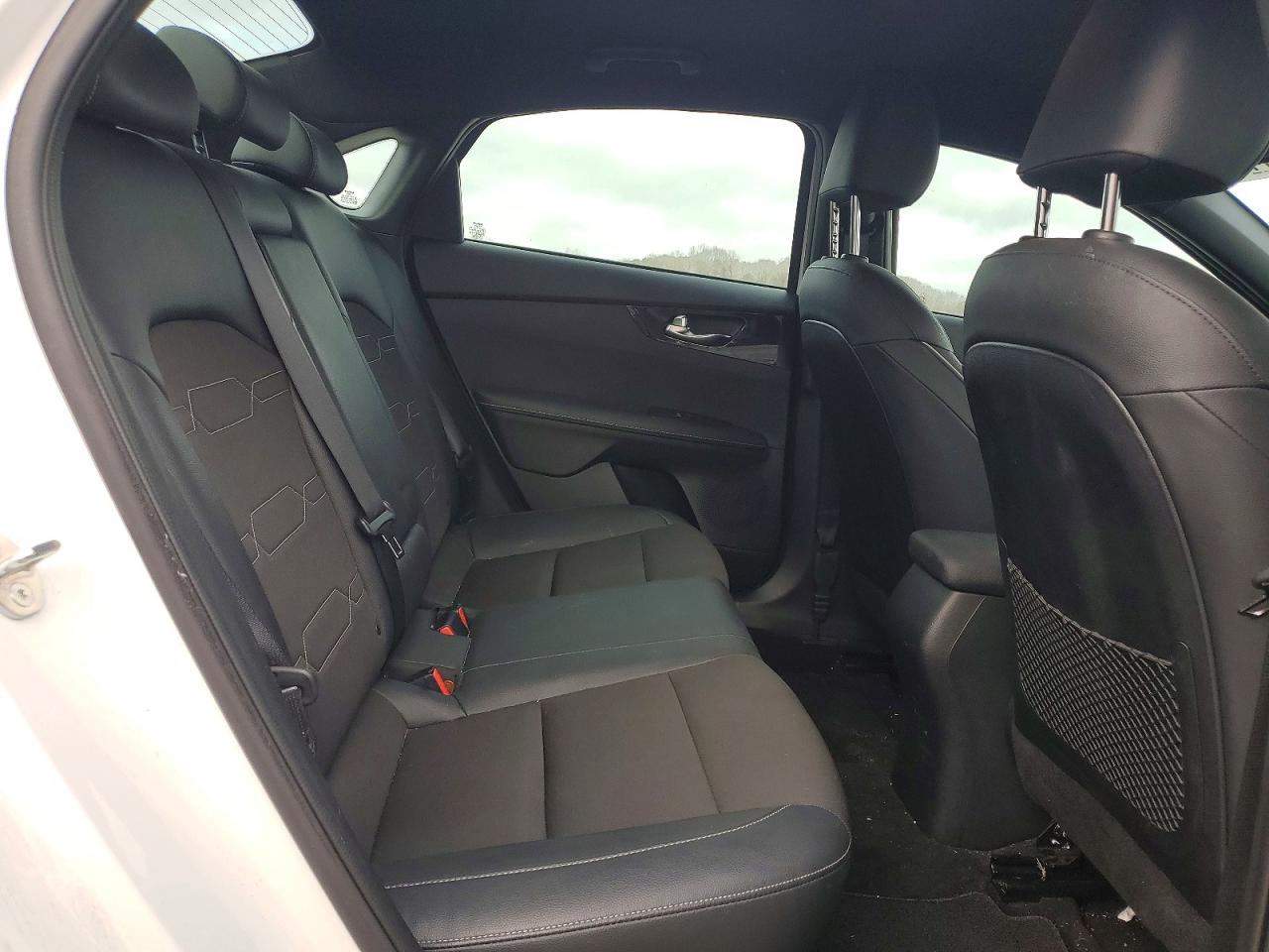 2024 KIA FORTE GT LINE photo 19