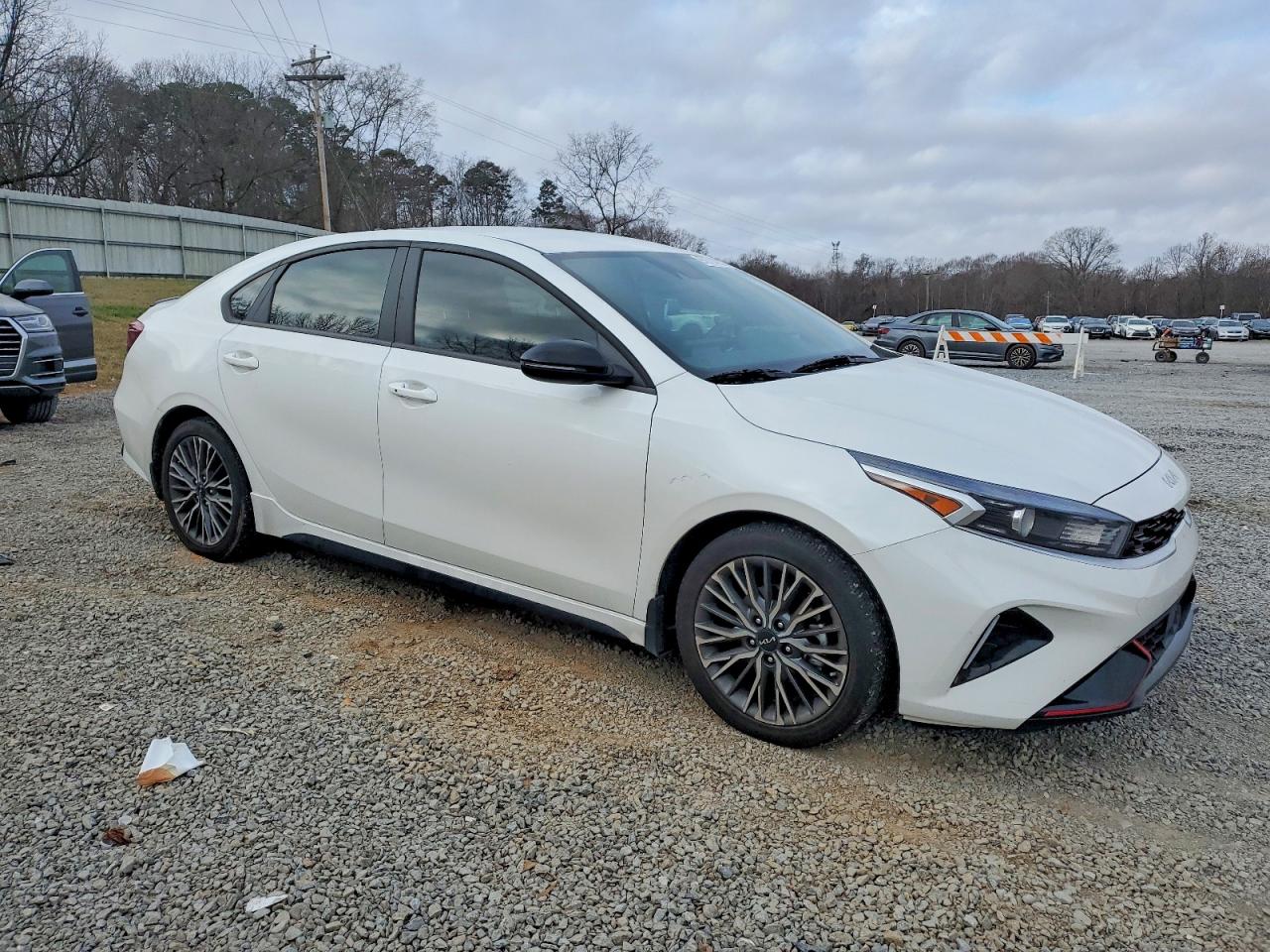 2024 KIA FORTE GT LINE photo 7
