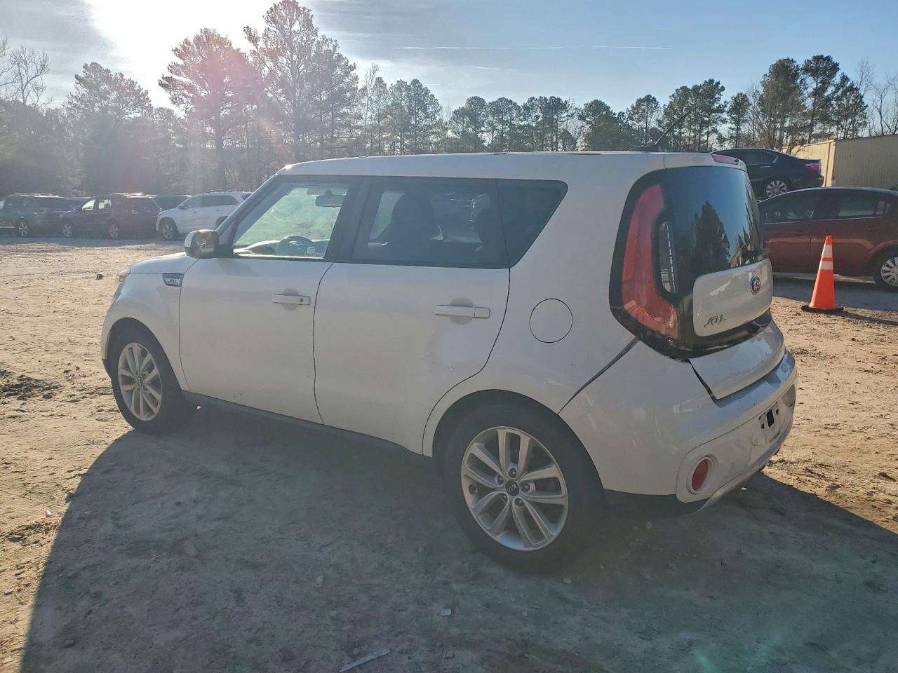2018 KIA SOUL + photo 2