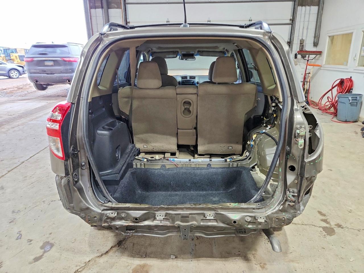2012 TOYOTA RAV4 photo 6
