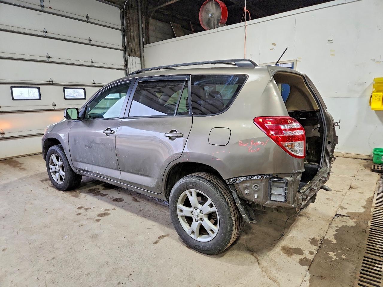 2012 TOYOTA RAV4 photo 2