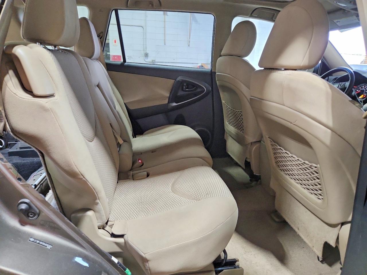 2012 TOYOTA RAV4 photo 11