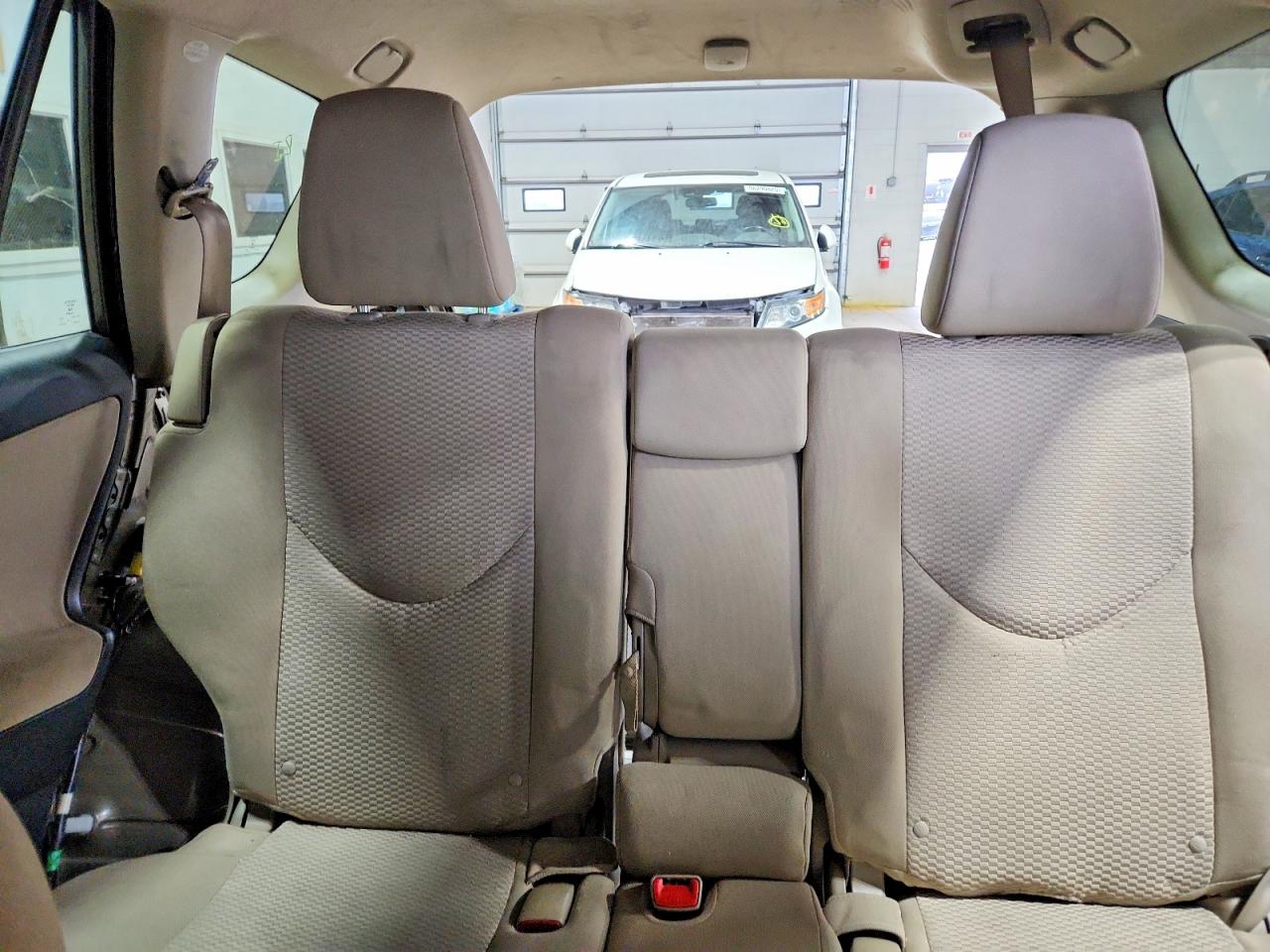 2012 TOYOTA RAV4 photo 10