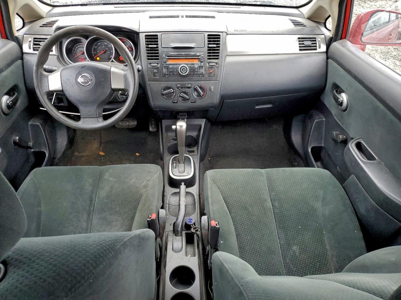 2011 NISSAN VERSA S photo 8