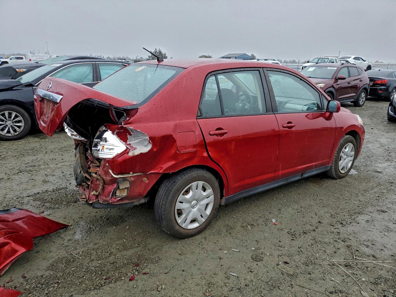 2011 NISSAN VERSA S photo 3