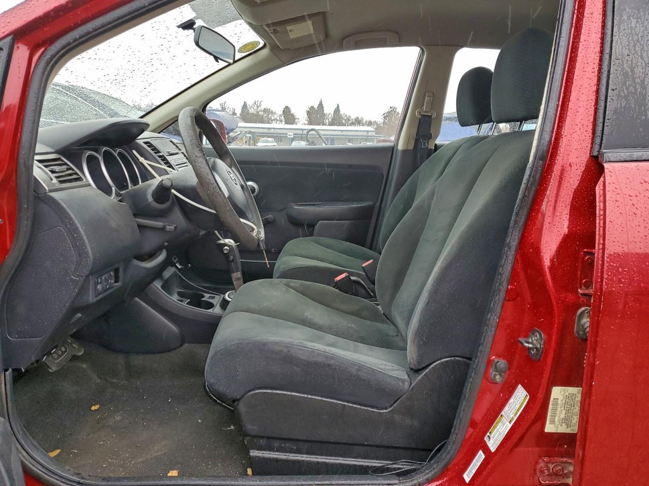 2011 NISSAN VERSA S photo 7
