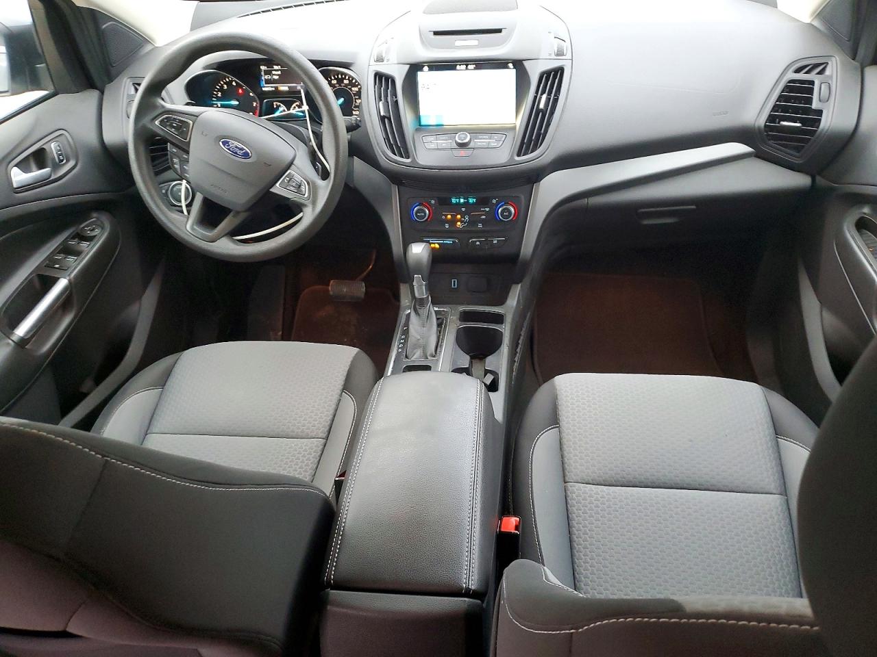 2017 FORD ESCAPE SE photo 8