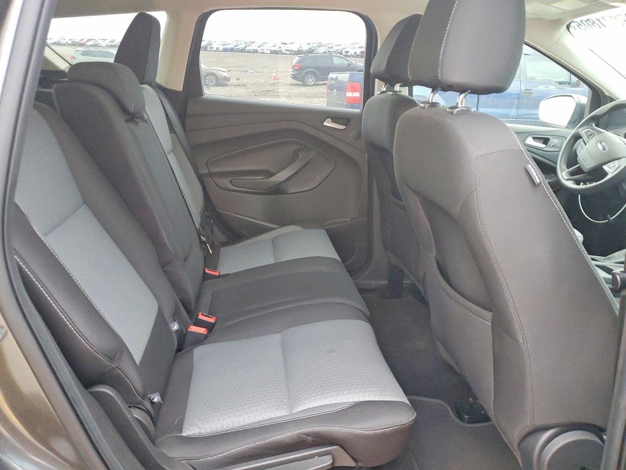 2017 FORD ESCAPE SE photo 11