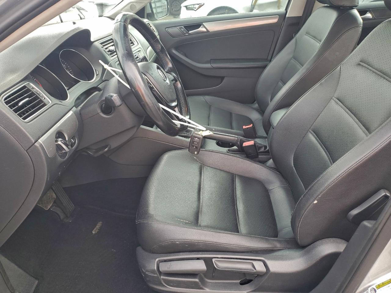 2016 VOLKSWAGEN JETTA SE photo 13