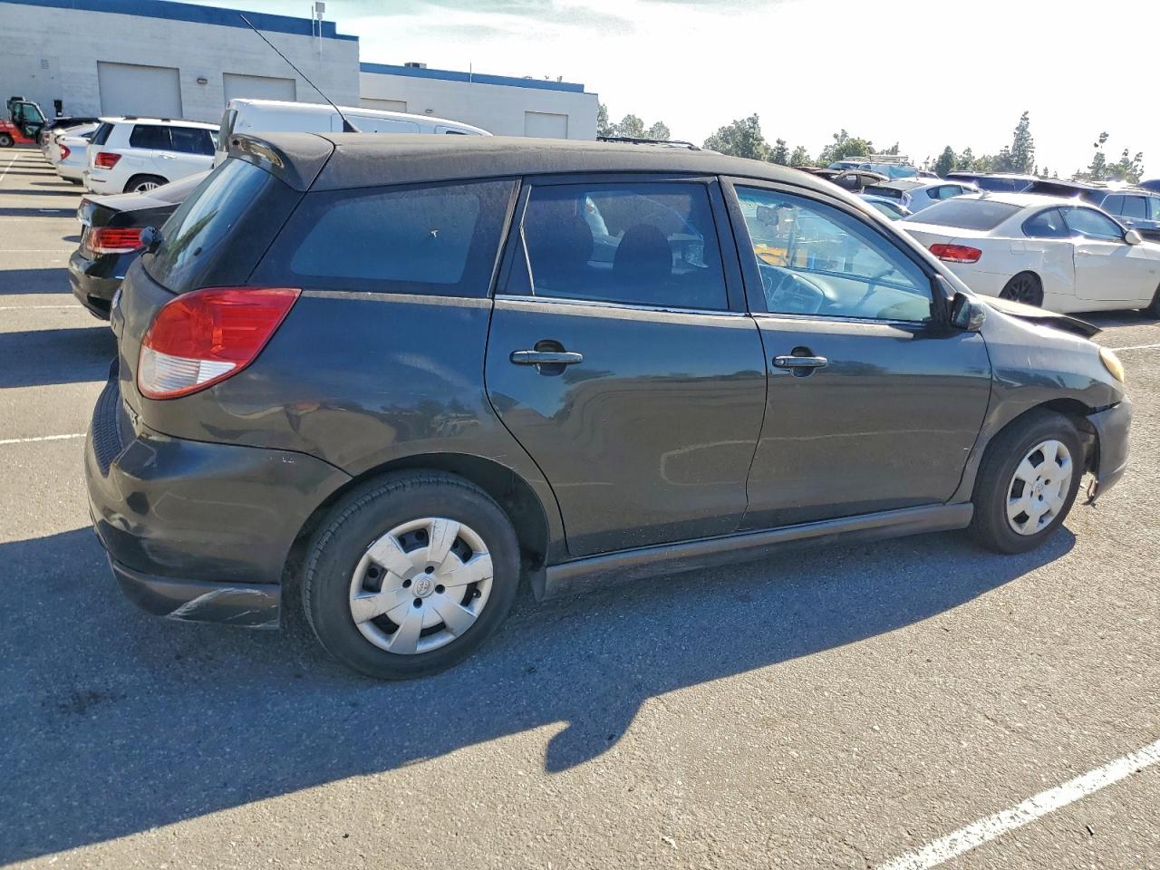 2005 TOYOTA COROLLA MATRIX XR photo 3
