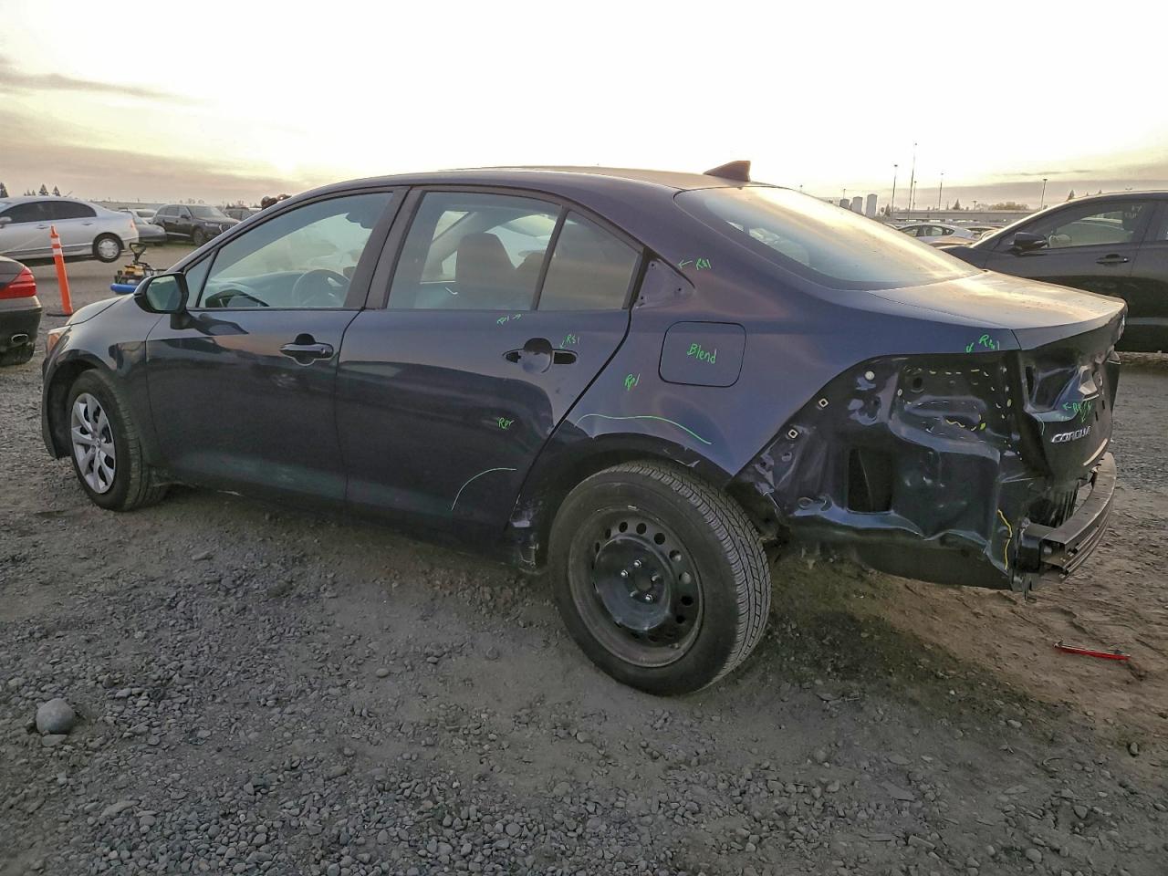 2022 TOYOTA COROLLA LE photo 2