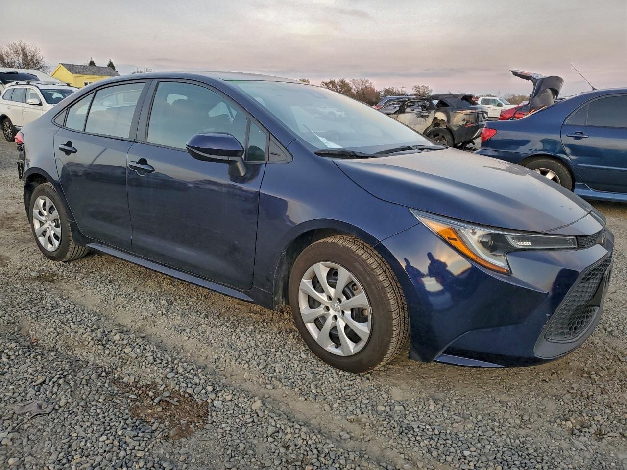 2022 TOYOTA COROLLA LE photo 4