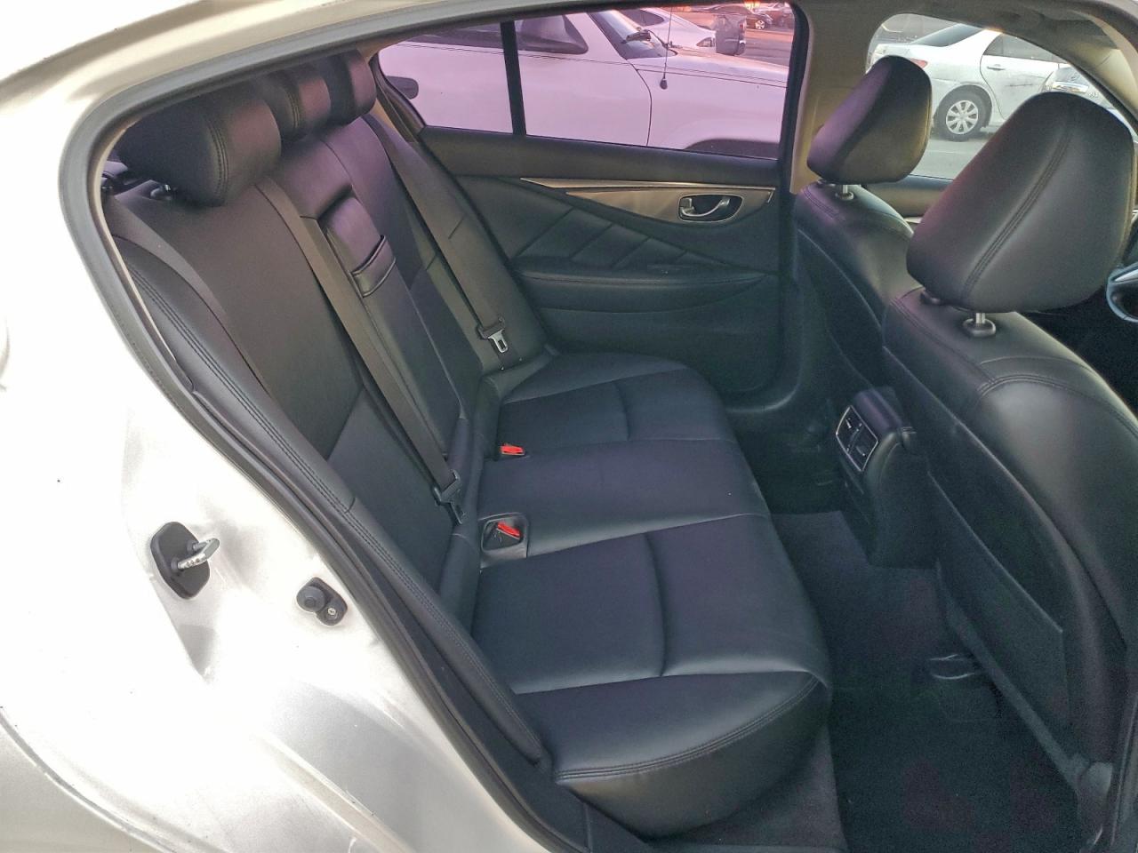 2015 INFINITI Q50 BASE photo 10