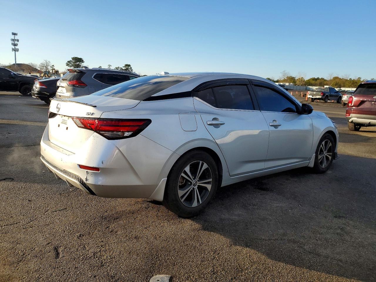 2022 NISSAN SENTRA SV photo 3