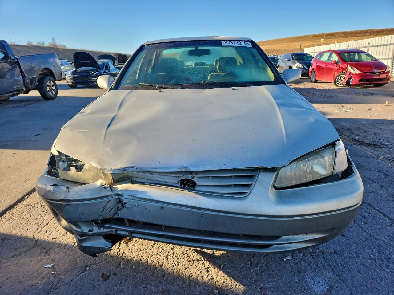 1999 TOYOTA CAMRY LE photo 9