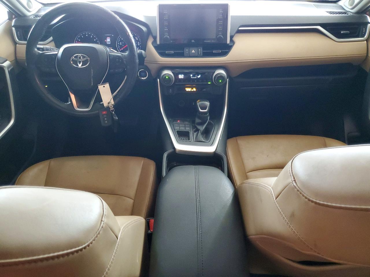 2019 TOYOTA RAV4 XLE PREMIUM photo 8