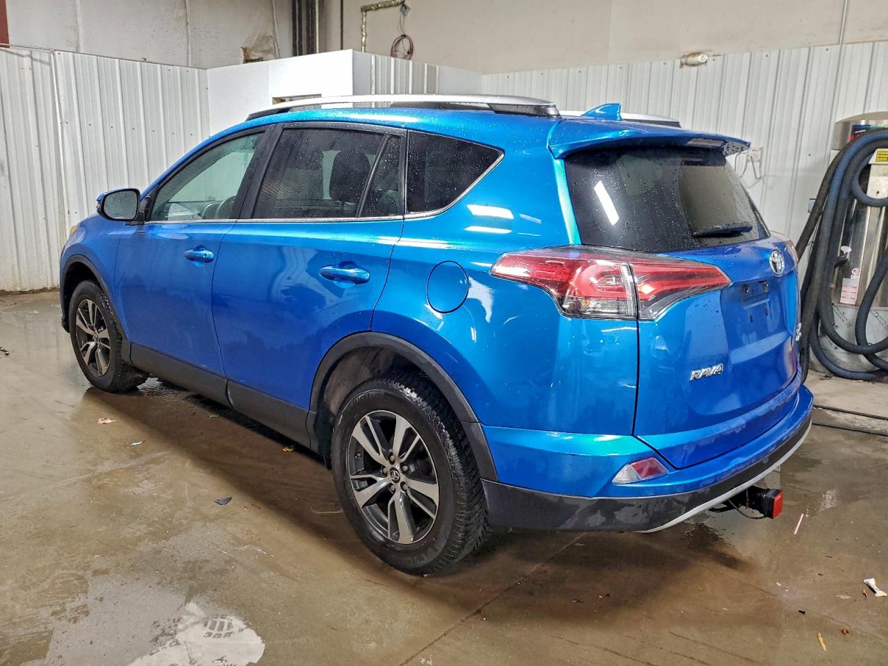 2018 TOYOTA RAV4 ADVENTURE photo 2