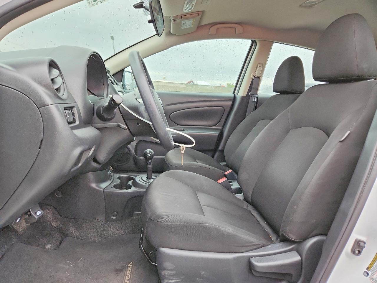2019 NISSAN VERSA S photo 7