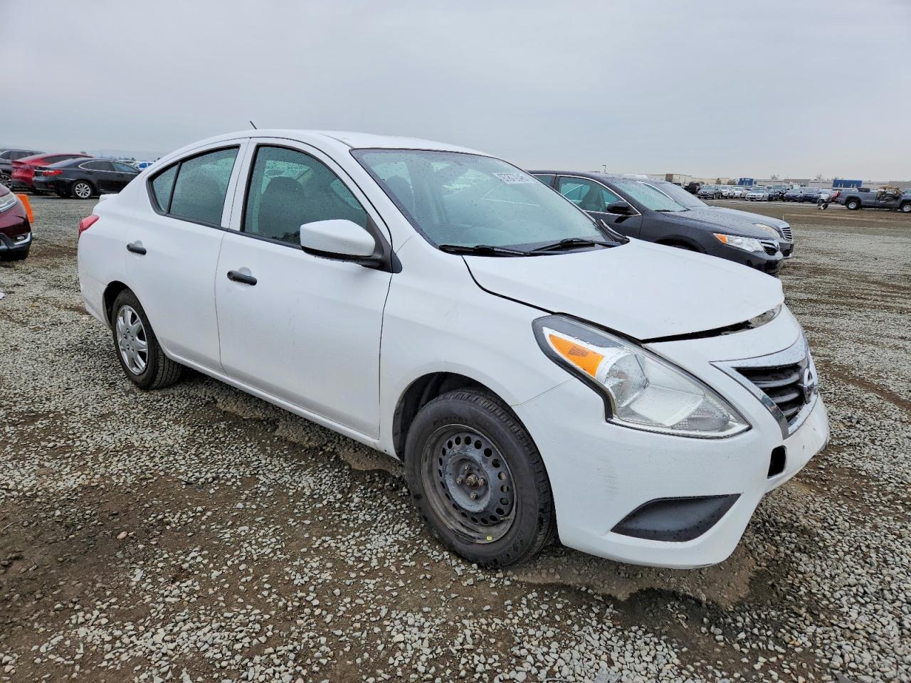 2019 NISSAN VERSA S photo 4