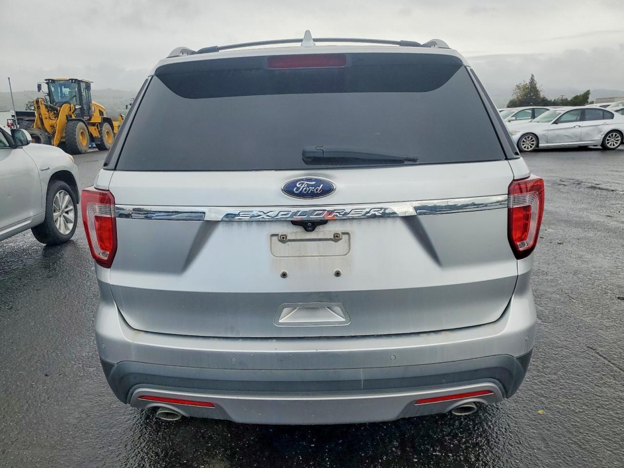 2016 FORD EXPLORER XLT photo 6