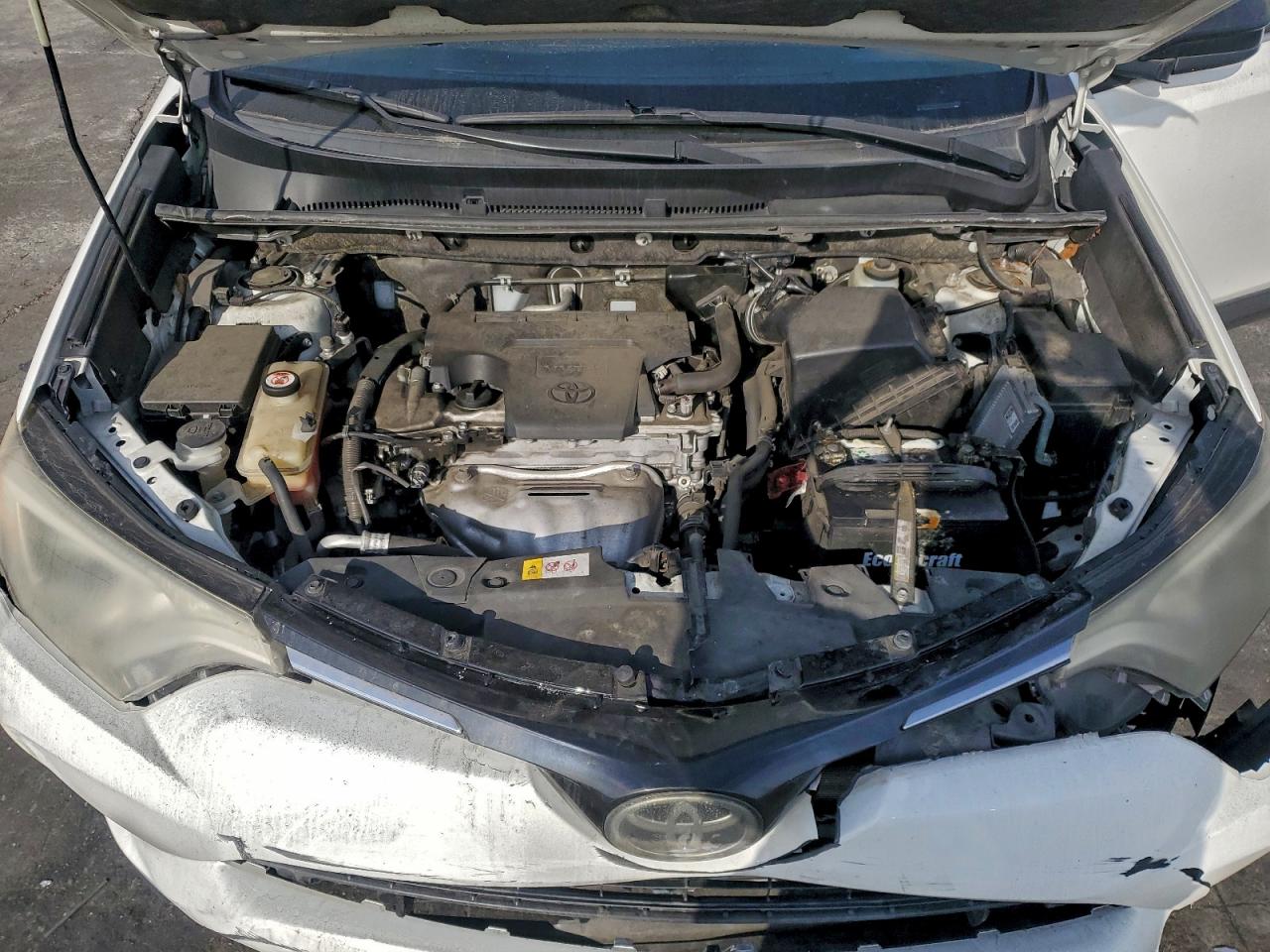 2018 TOYOTA RAV4 LE photo 11