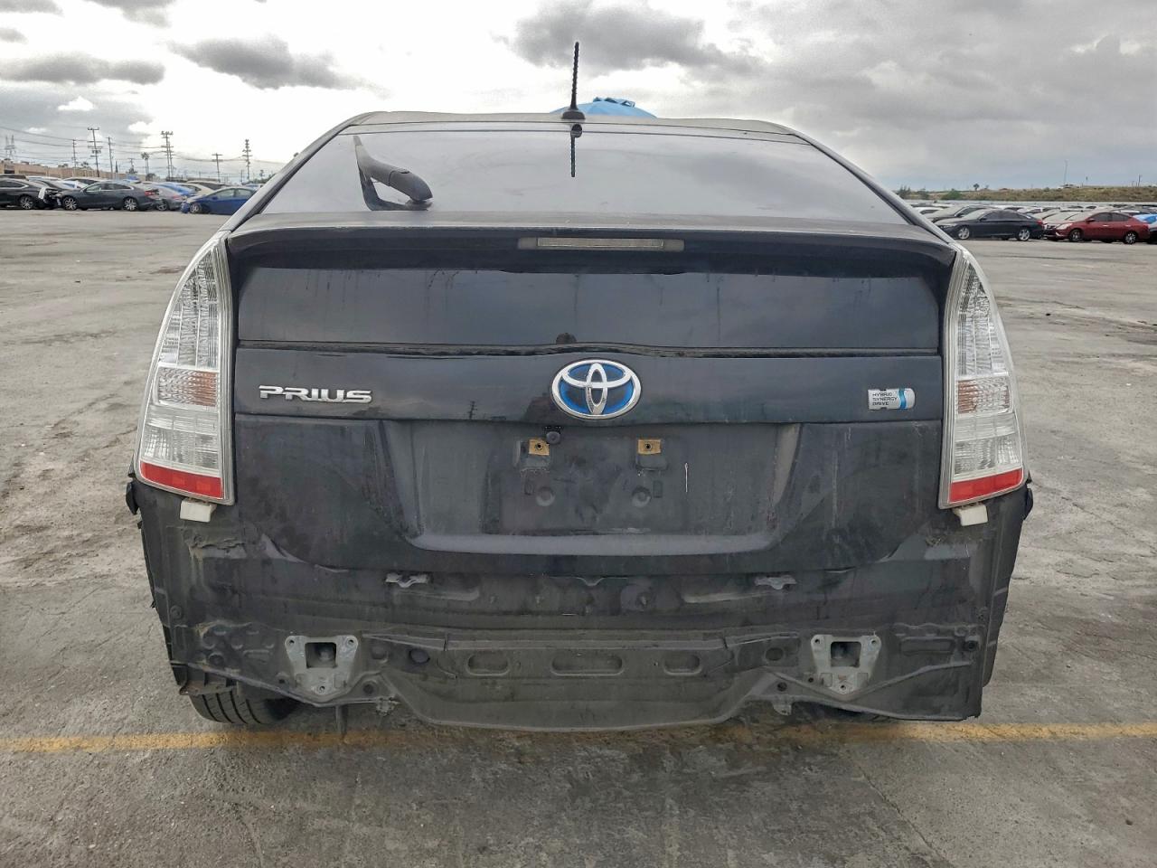 2010 TOYOTA PRIUS photo 6