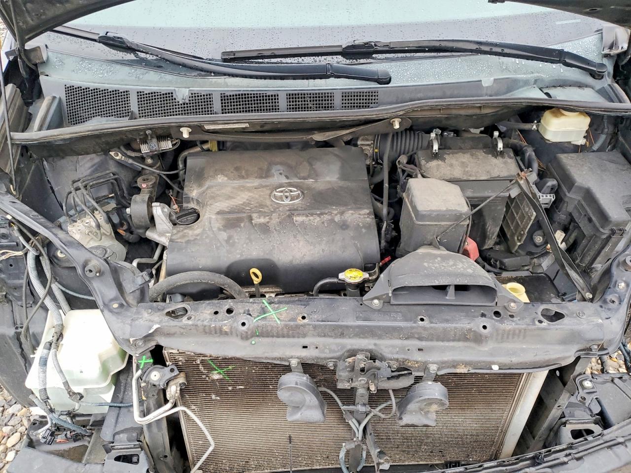 2015 TOYOTA SIENNA XLE photo 12