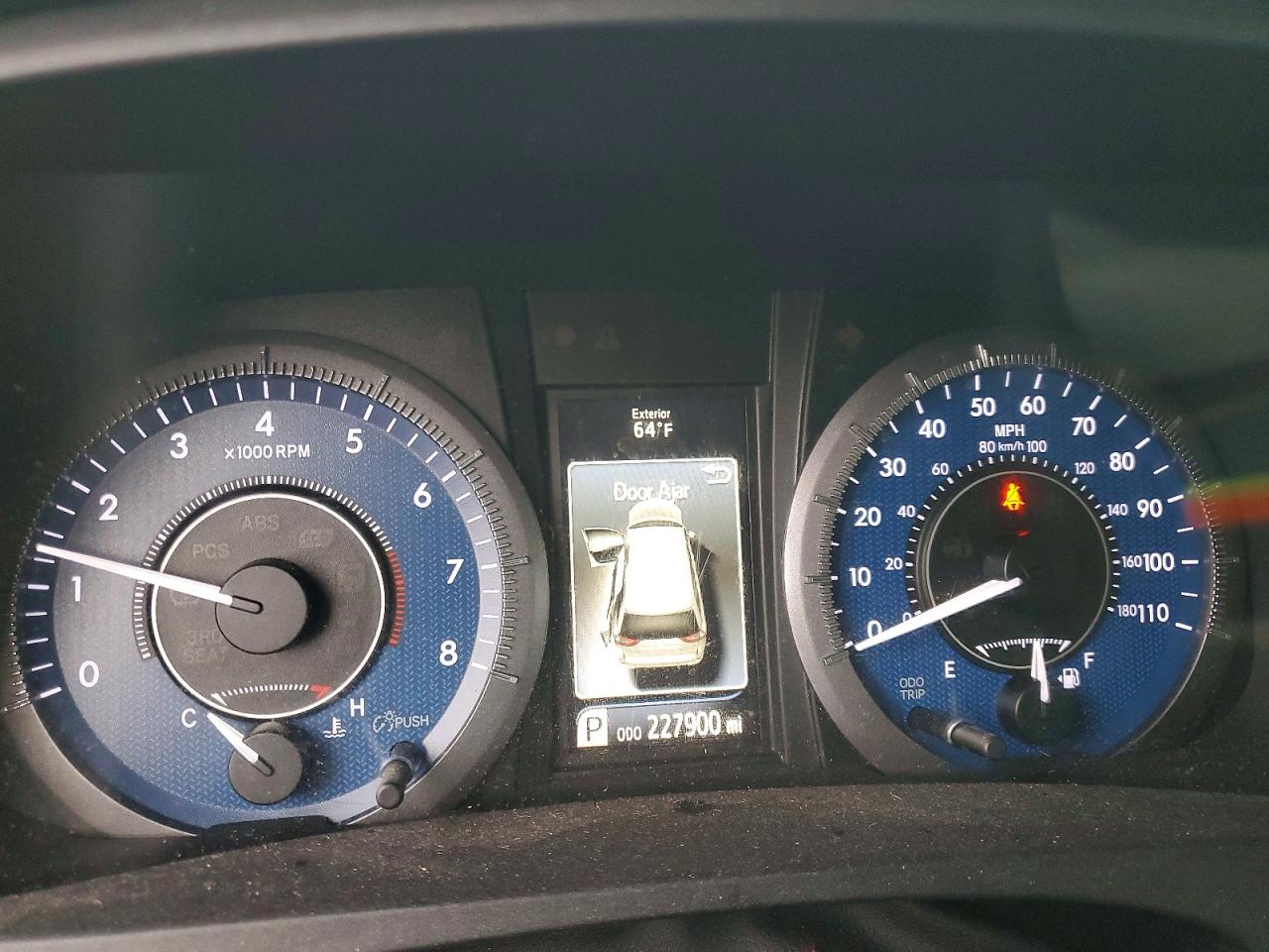 2015 TOYOTA SIENNA XLE photo 9