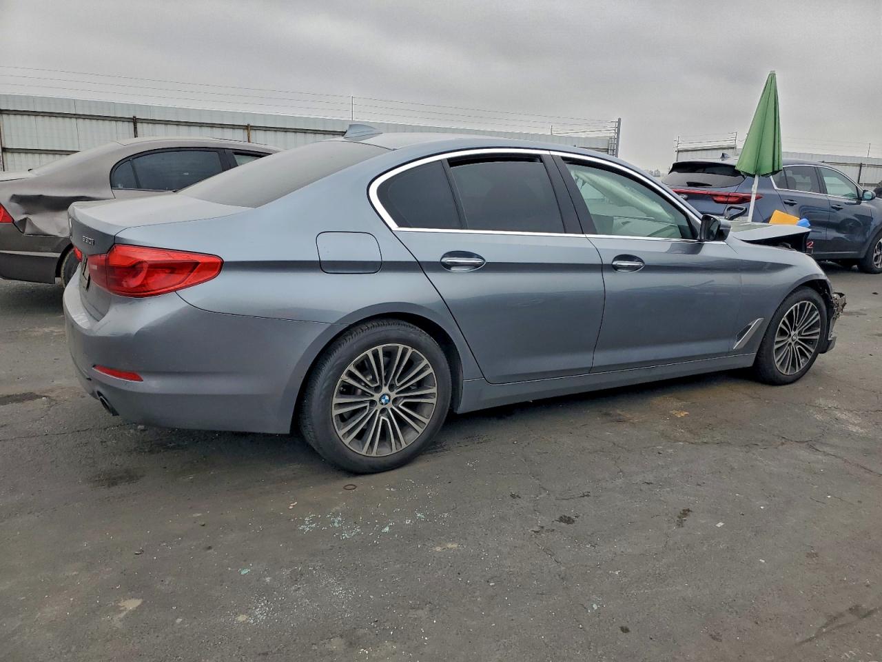 2017 BMW 530 I photo 3